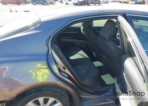 2018 Toyota Camry Le from USA, damaged, VIN 4T1B11HK5JU067569